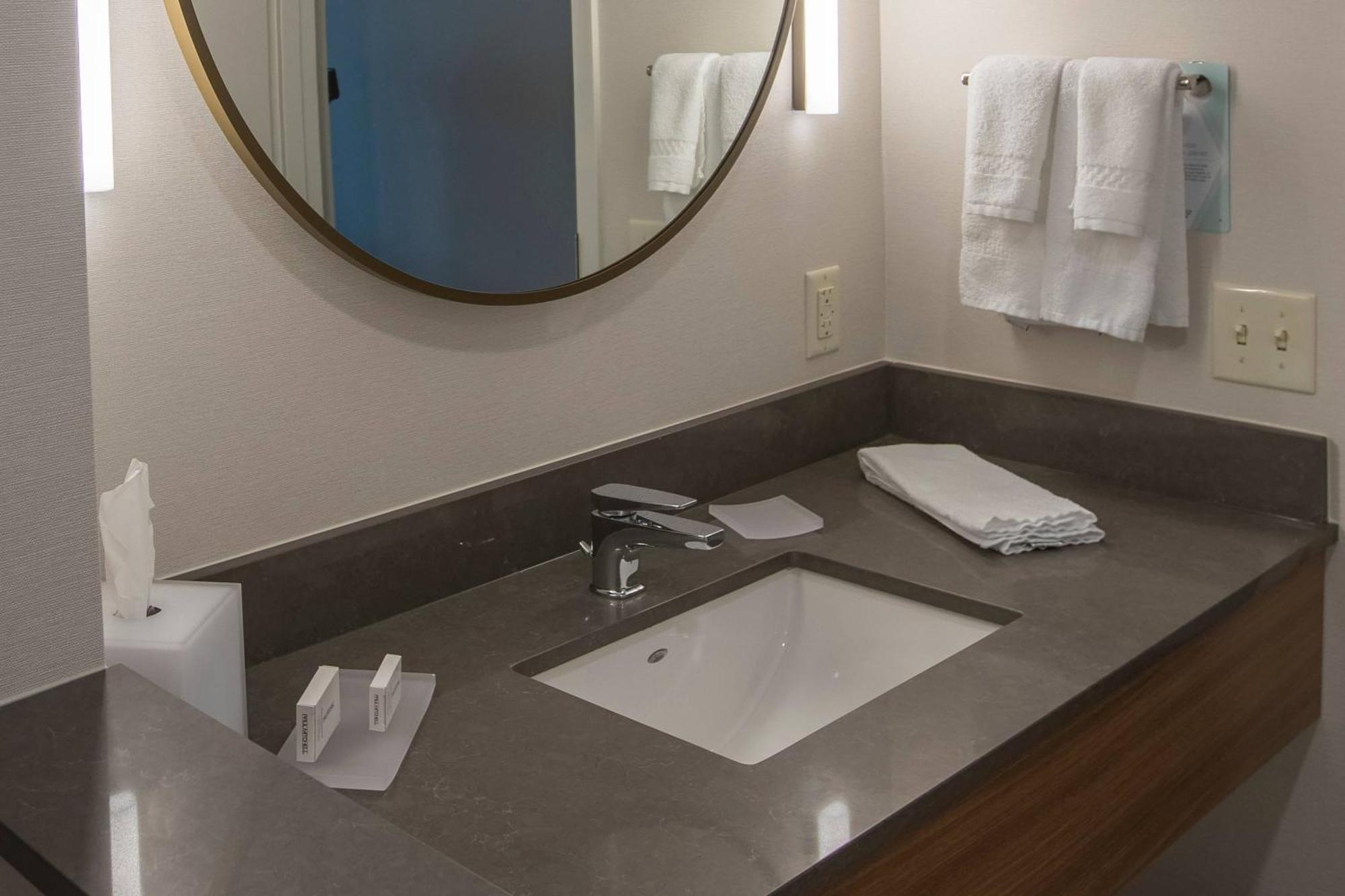 Fairfield Inn & Suites By Marriott Philadelphia Valley Forge/Great Valley Berwyn Exteriör bild