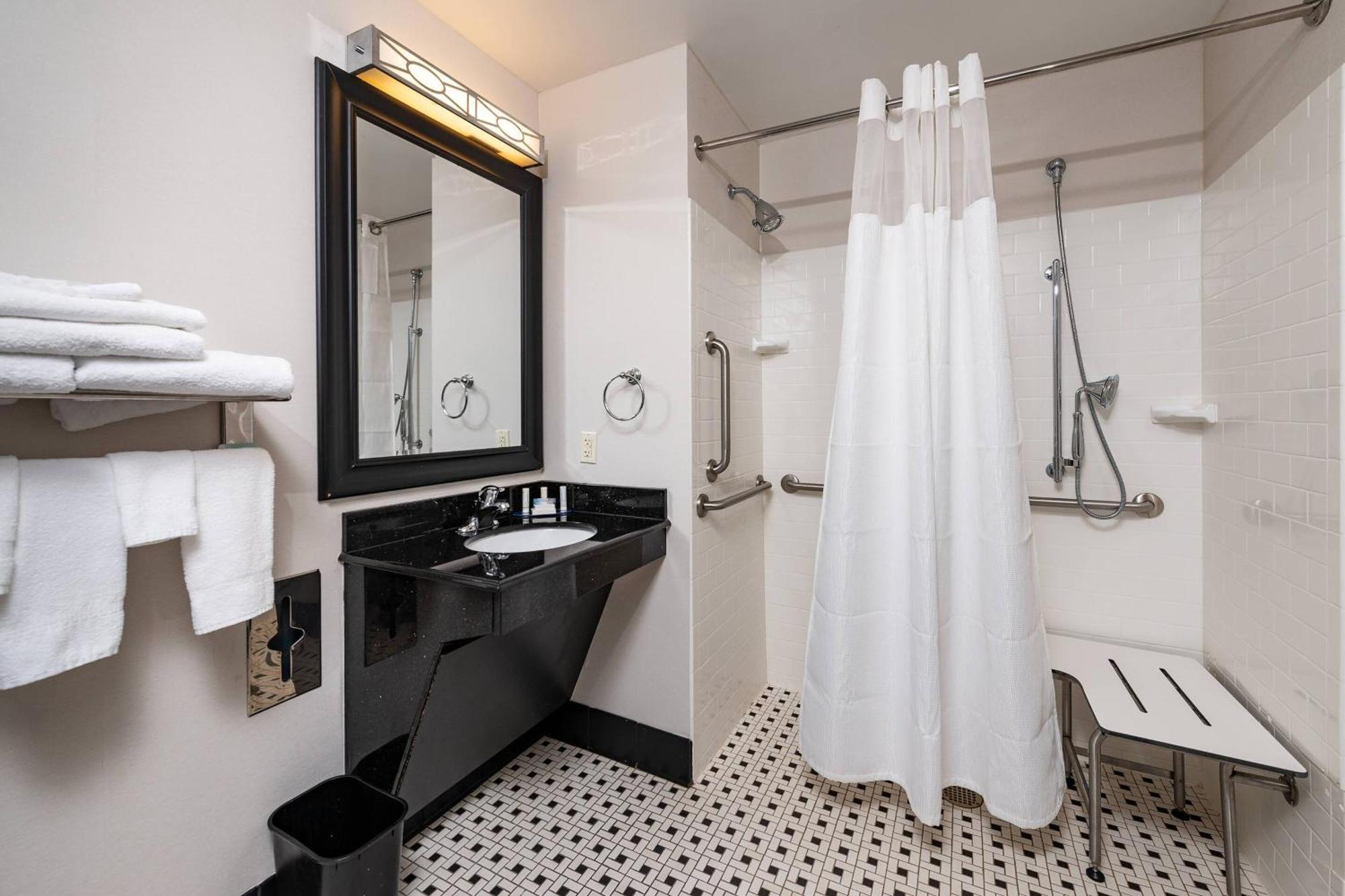 Fairfield Inn & Suites By Marriott Philadelphia Valley Forge/Great Valley Berwyn Exteriör bild